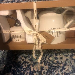 Ray Dunn watering can set